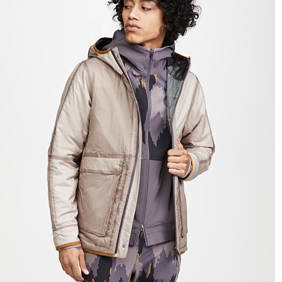 Lululemon Take The Moment Reverse Jacket
Robert Geller Collection - Picture 9 of 13